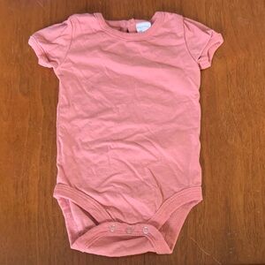 😊FREE😊 PL Baby Pink Short Sleeve Baby Bodysuit size 9m